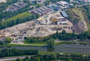 2002 Réalisation de l'usine de produits en béton à Son