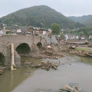 A Jansen helpt bij overstromingen Duitsland